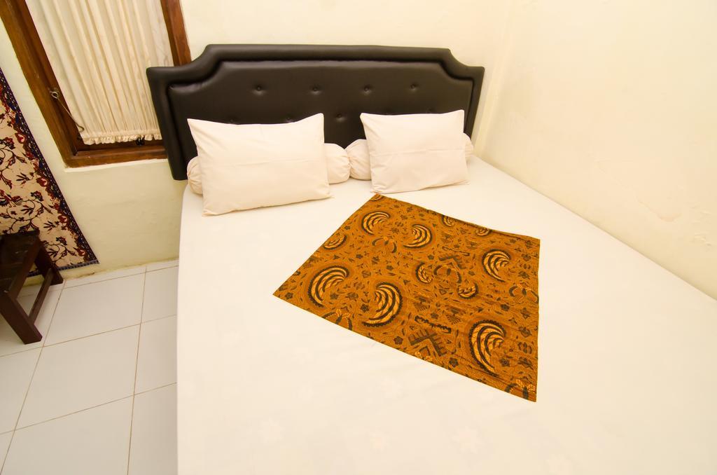 Pendopo Andari Homestay Yogyakarta Exteriör bild