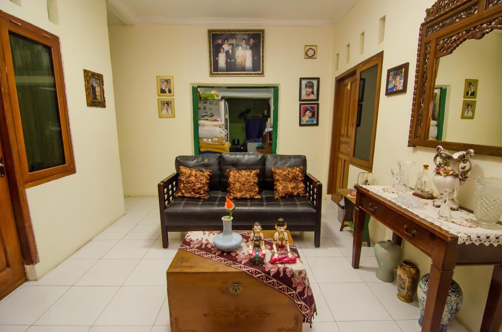 Pendopo Andari Homestay Yogyakarta Exteriör bild