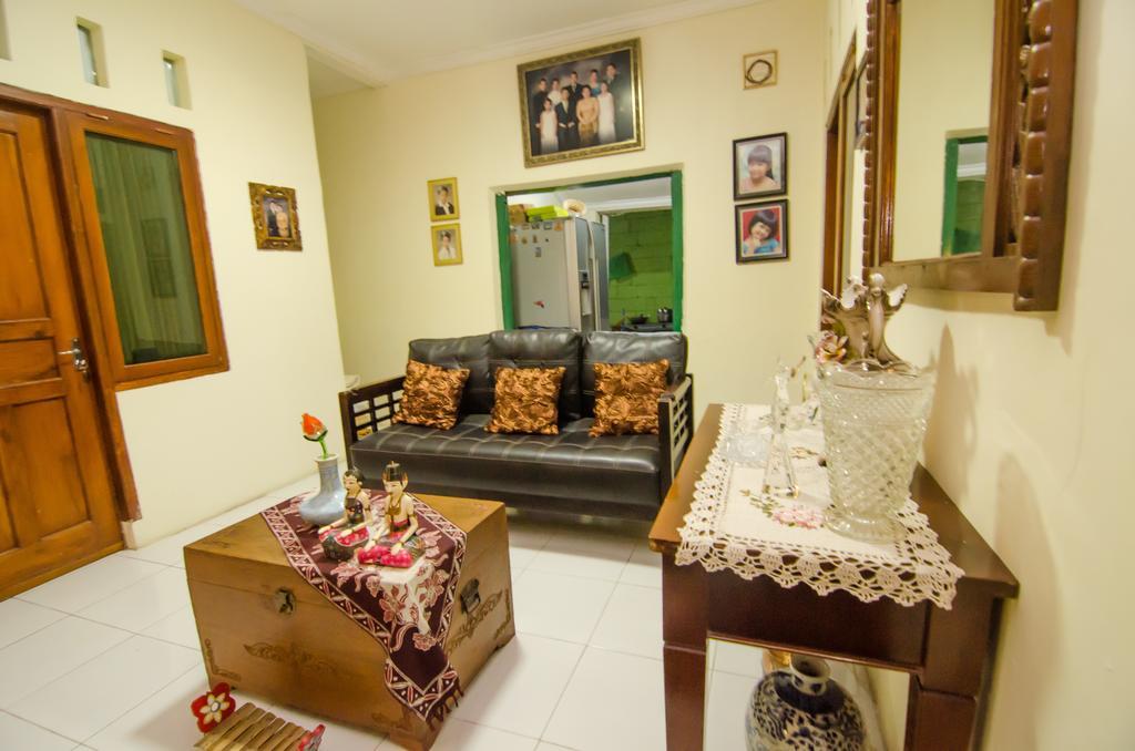 Pendopo Andari Homestay Yogyakarta Exteriör bild