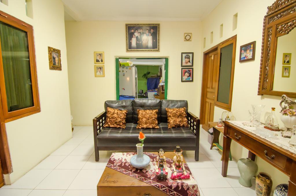 Pendopo Andari Homestay Yogyakarta Exteriör bild