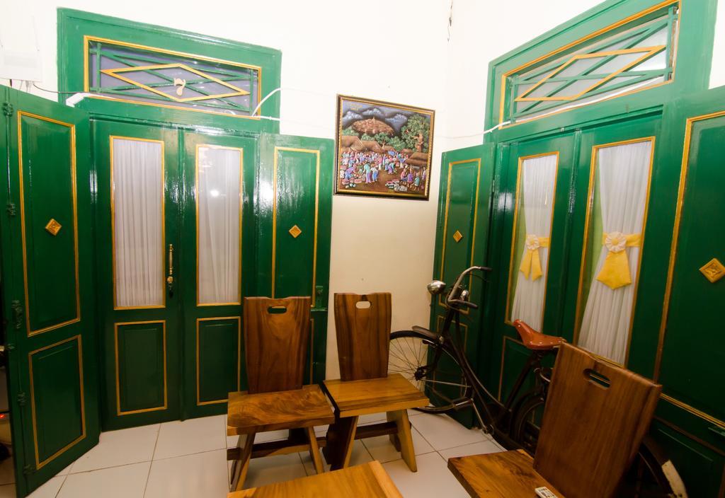 Pendopo Andari Homestay Yogyakarta Exteriör bild
